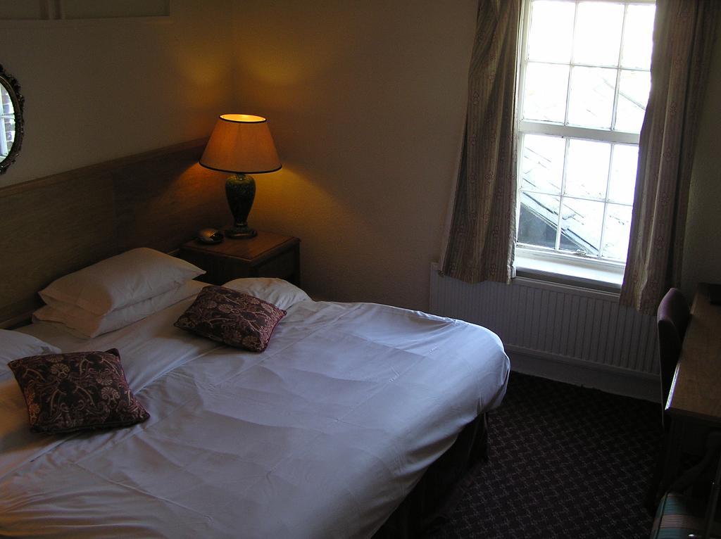 Cadogan Hotel Newmarket  Buitenkant foto