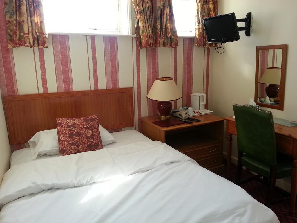 Cadogan Hotel Newmarket  Buitenkant foto