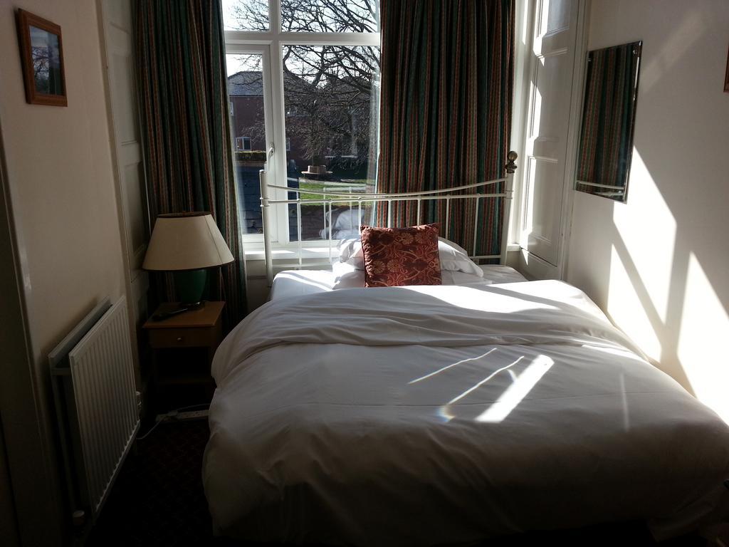 Cadogan Hotel Newmarket  Buitenkant foto