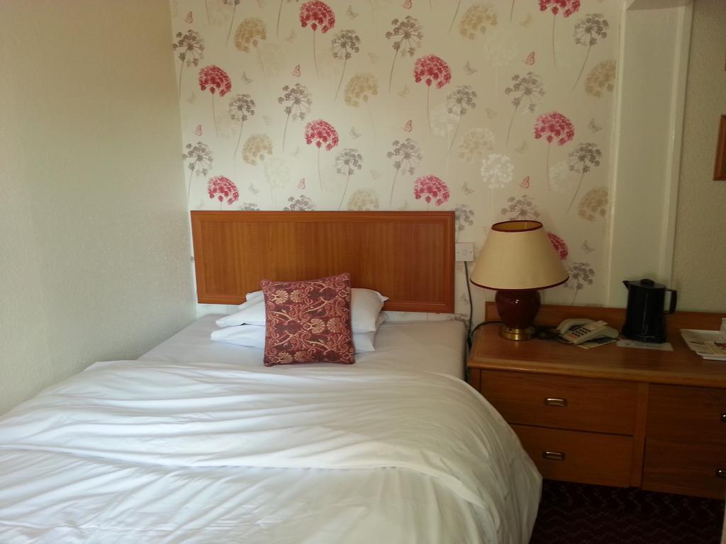 Cadogan Hotel Newmarket  Buitenkant foto