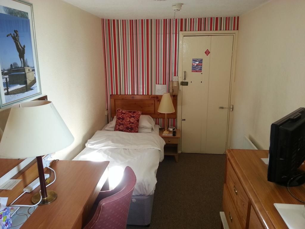 Cadogan Hotel Newmarket  Buitenkant foto