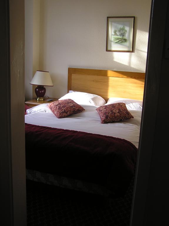 Cadogan Hotel Newmarket  Buitenkant foto