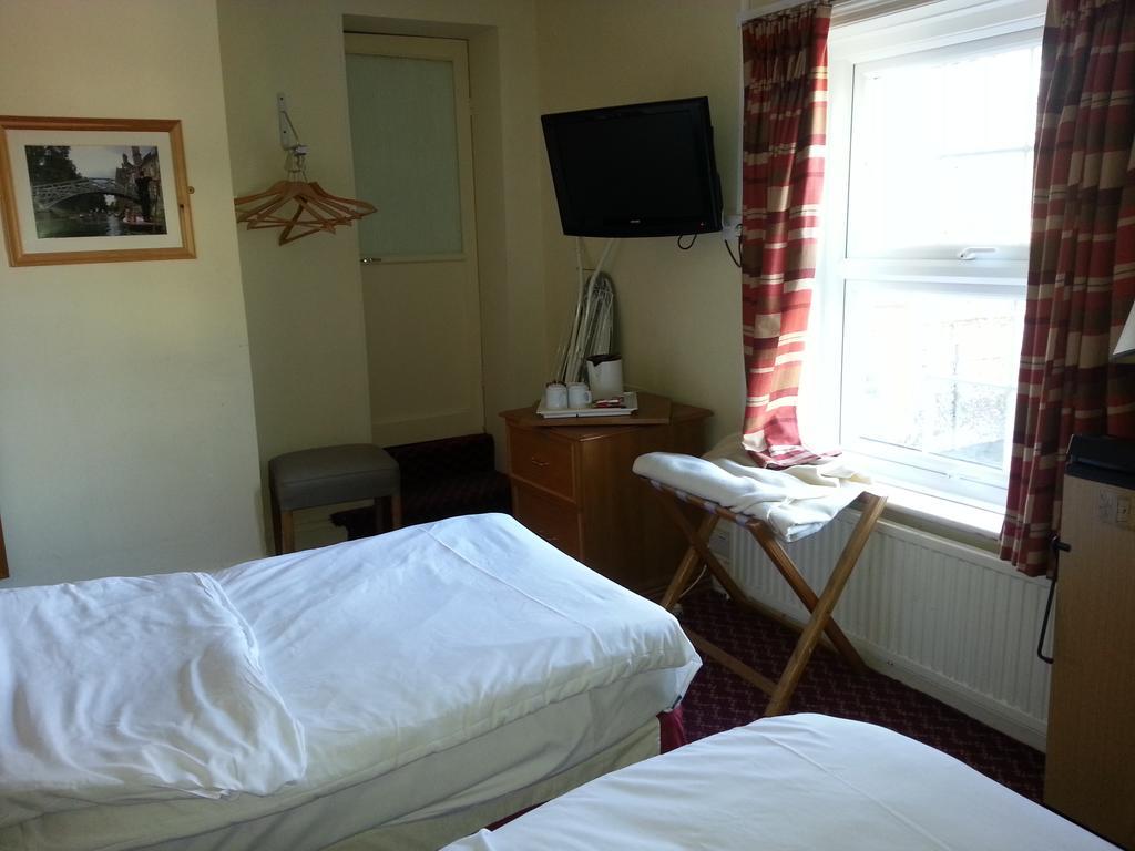 Cadogan Hotel Newmarket  Buitenkant foto