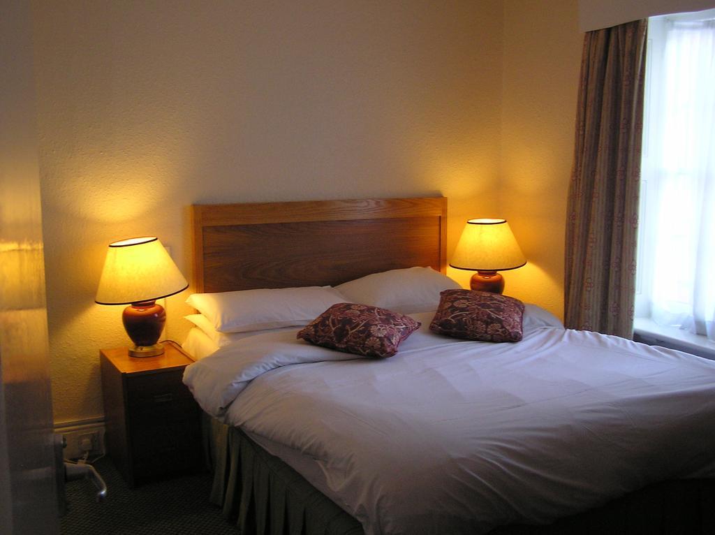 Cadogan Hotel Newmarket  Buitenkant foto