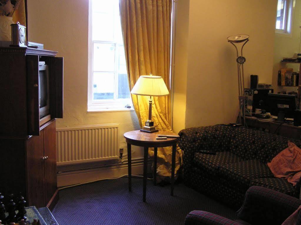 Cadogan Hotel Newmarket  Buitenkant foto
